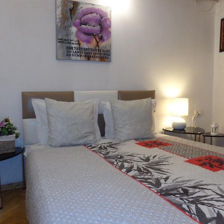 Zoya Apartment Burgas Bagian luar foto