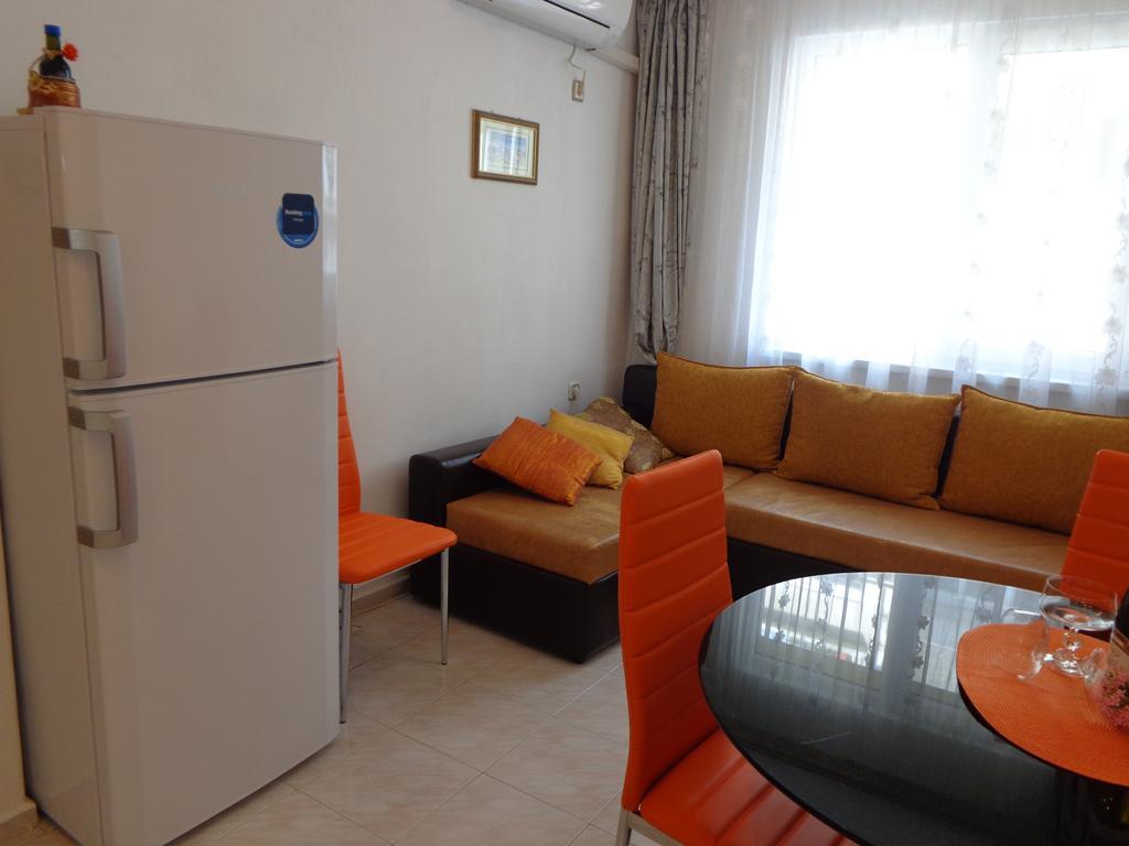 Zoya Apartment Burgas Bagian luar foto