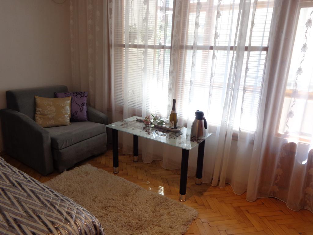 Zoya Apartment Burgas Bagian luar foto