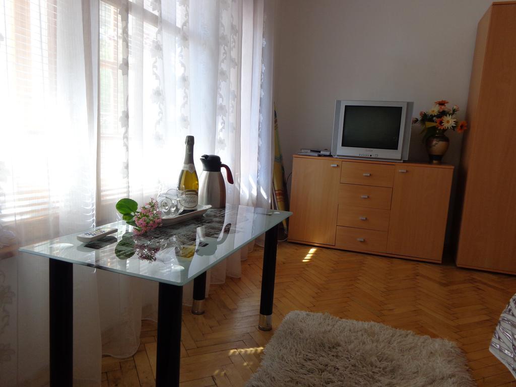 Zoya Apartment Burgas Bagian luar foto