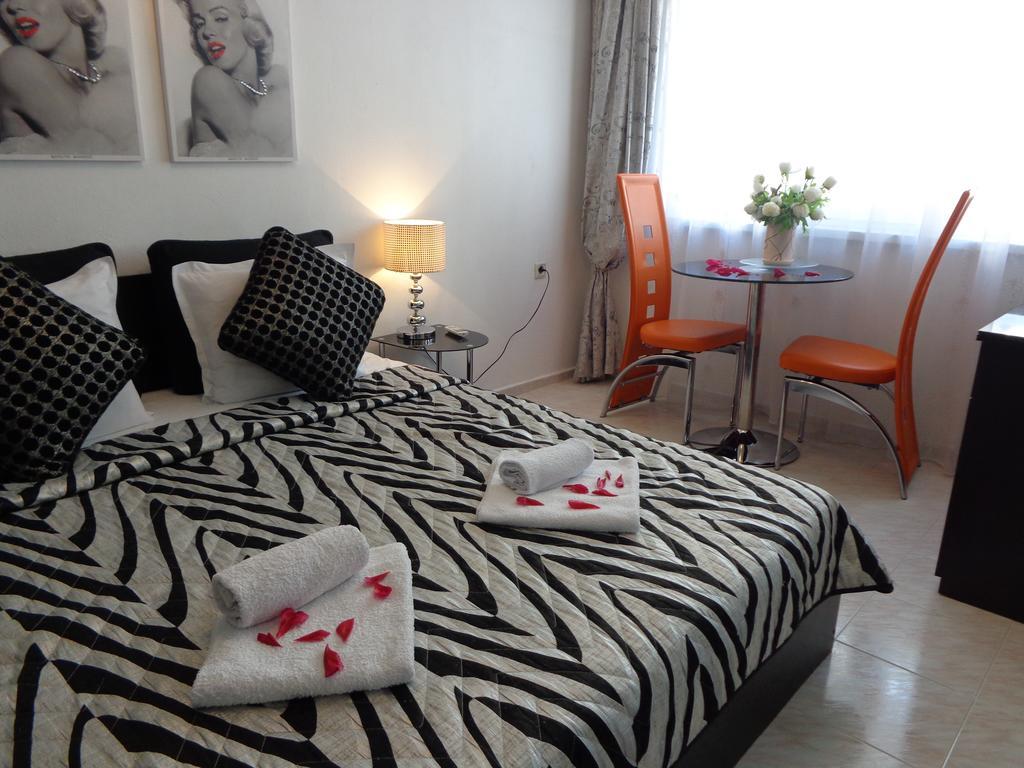Zoya Apartment Burgas Bagian luar foto