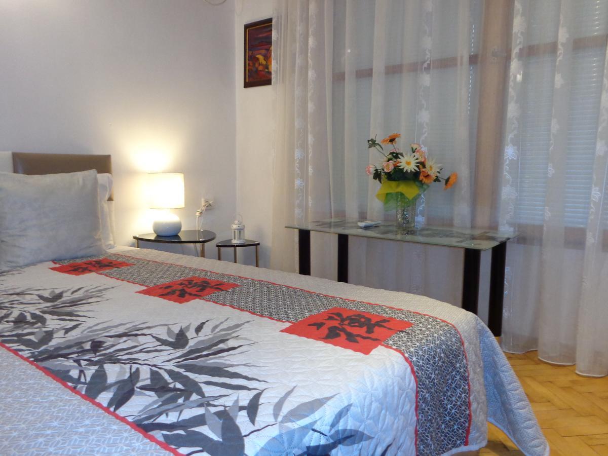 Zoya Apartment Burgas Bagian luar foto